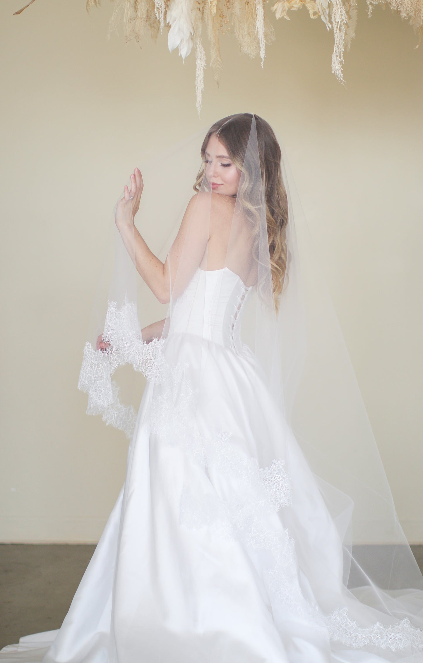 Floral Lace Drop Veil
