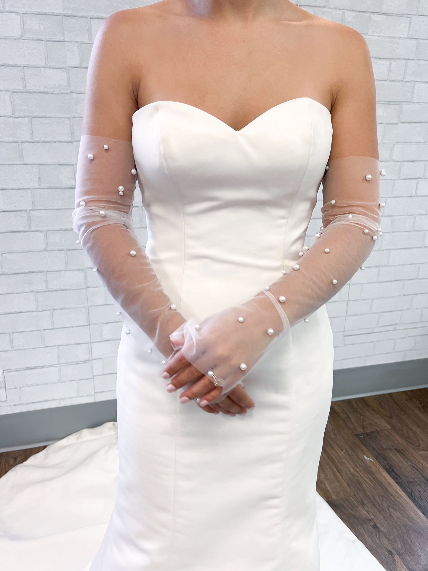 Pearl Bridal Gloves