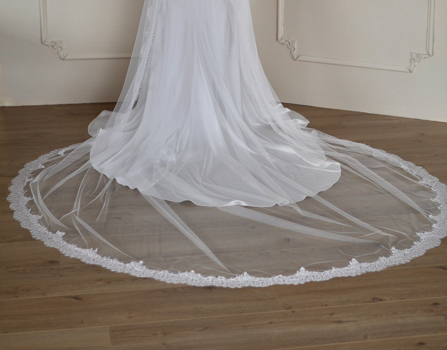 Lace Trimmed English Net Veil