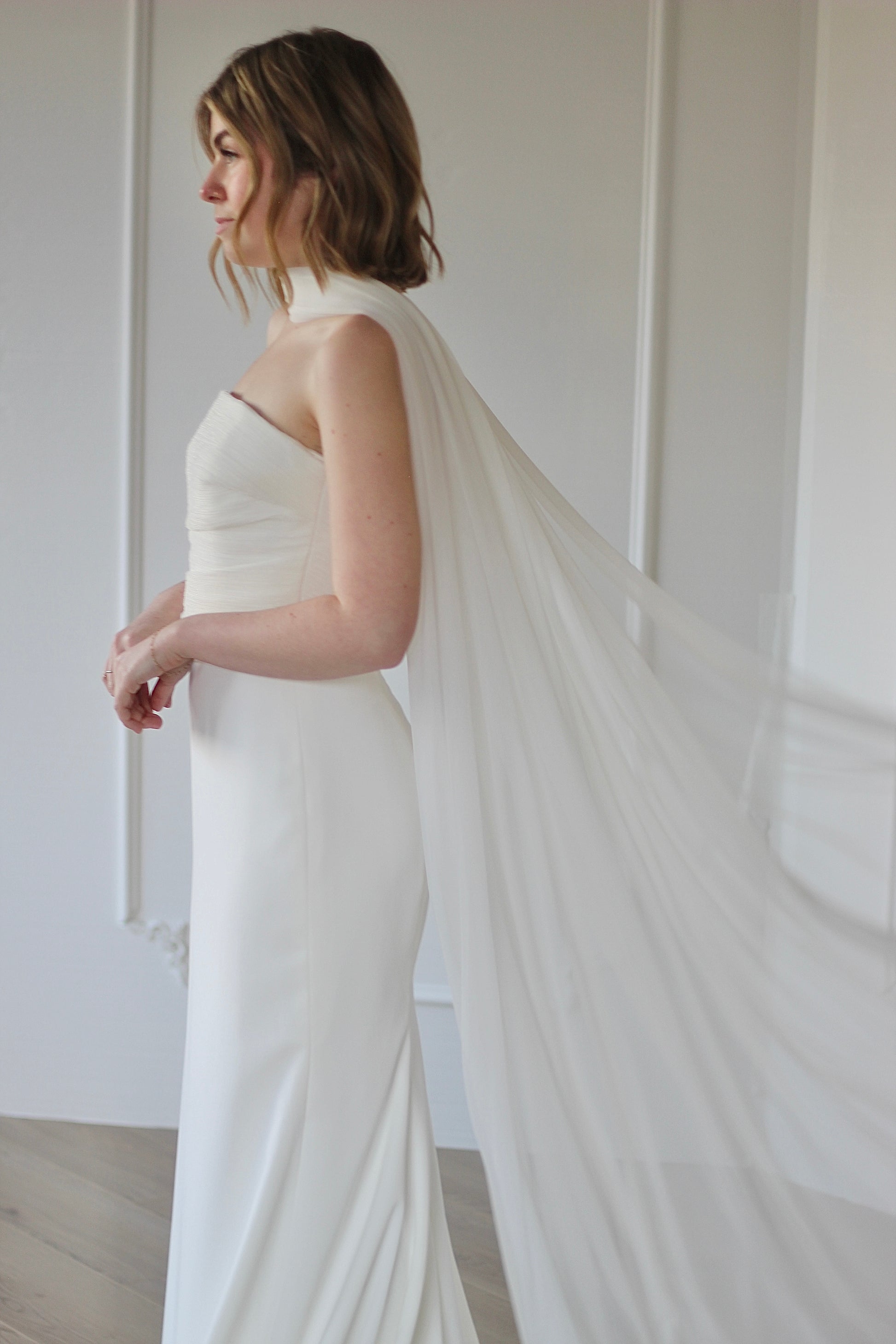 Bridal neck scarf with soft flowing tulle