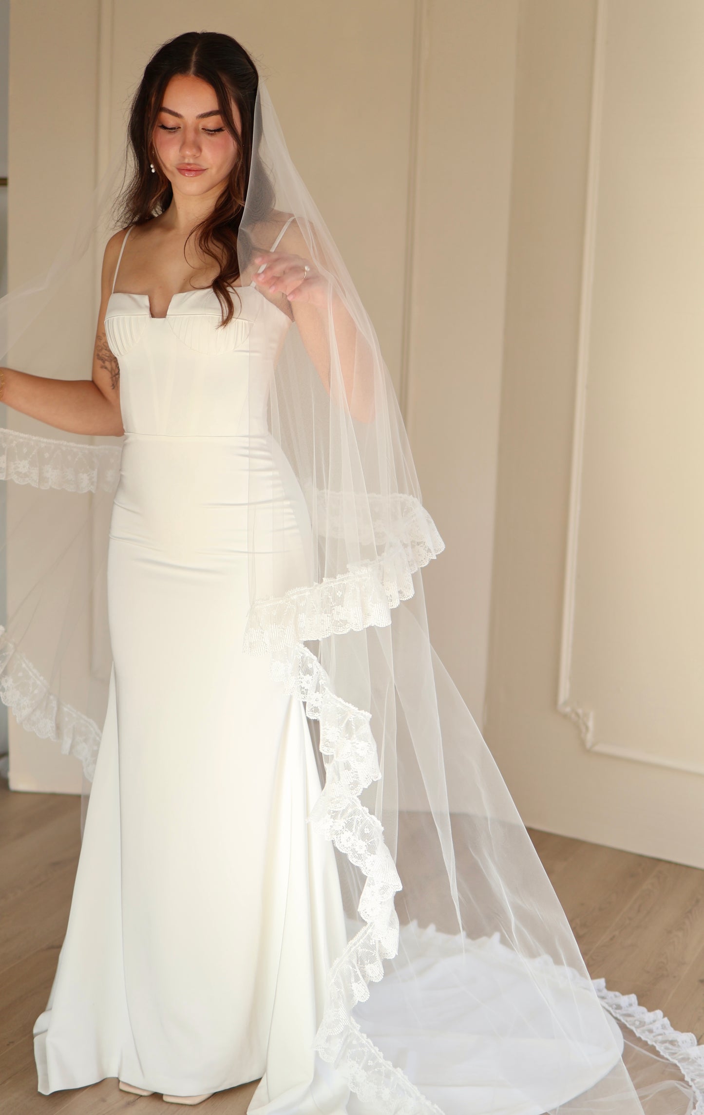 Ruffle Lace Drop Veil