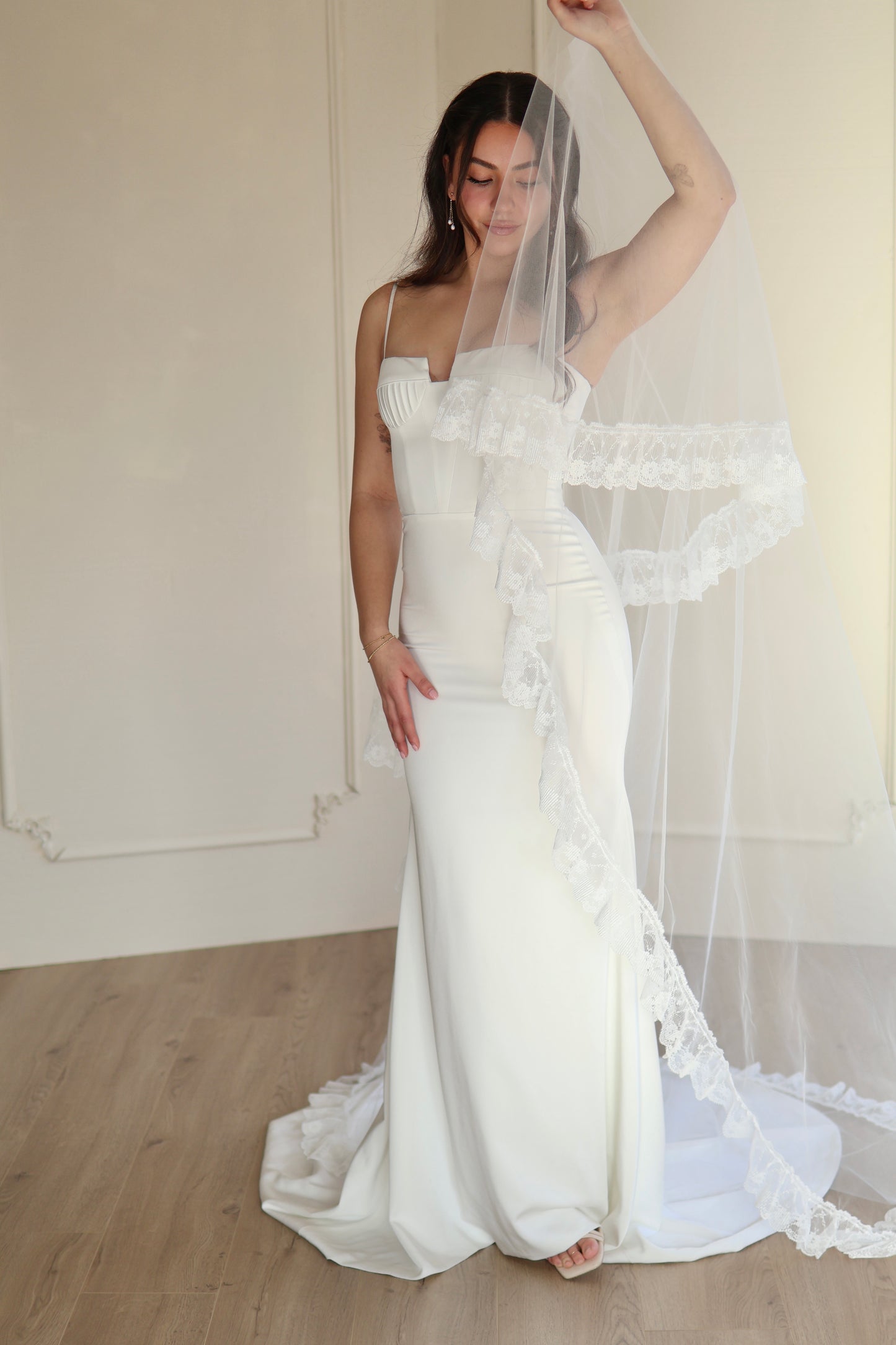 Ruffle Lace Drop Veil