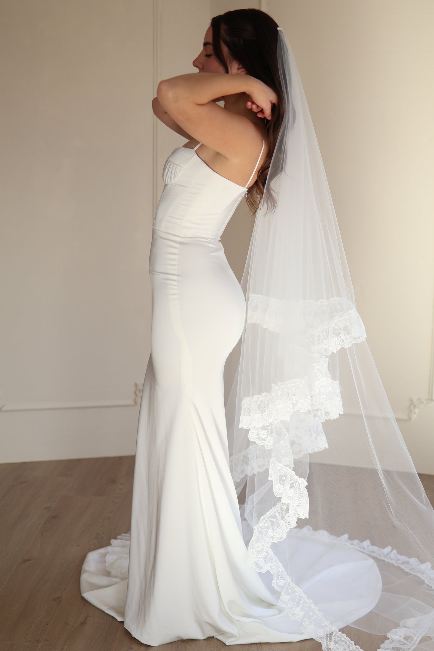 Ruffle Lace Drop Veil