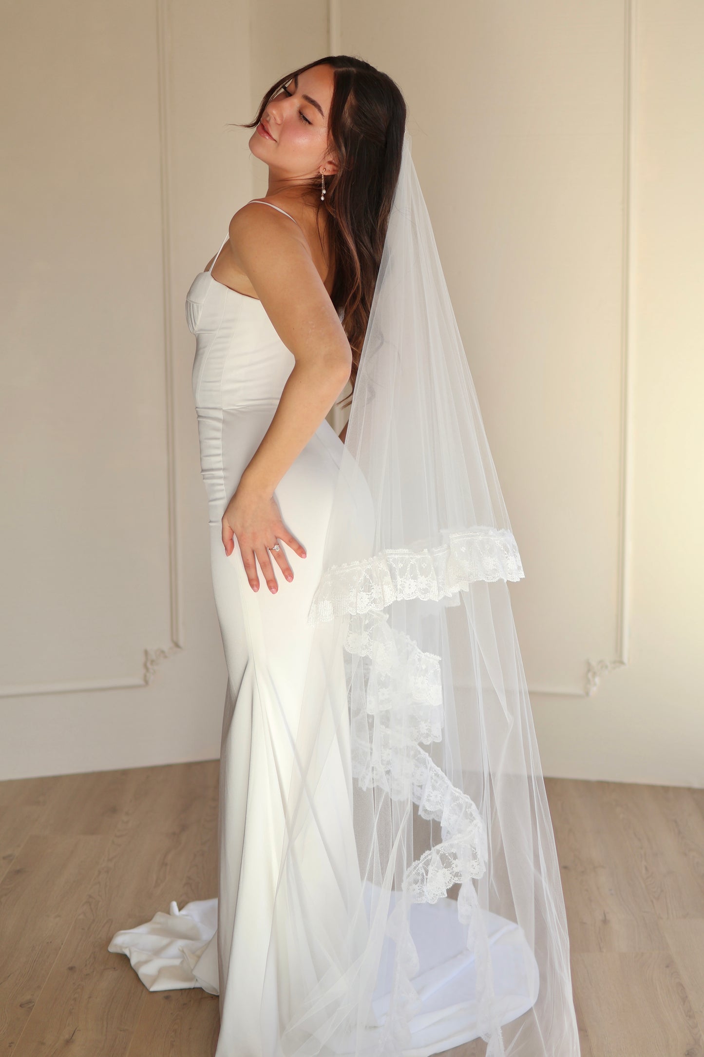 Ruffle Lace Drop Veil