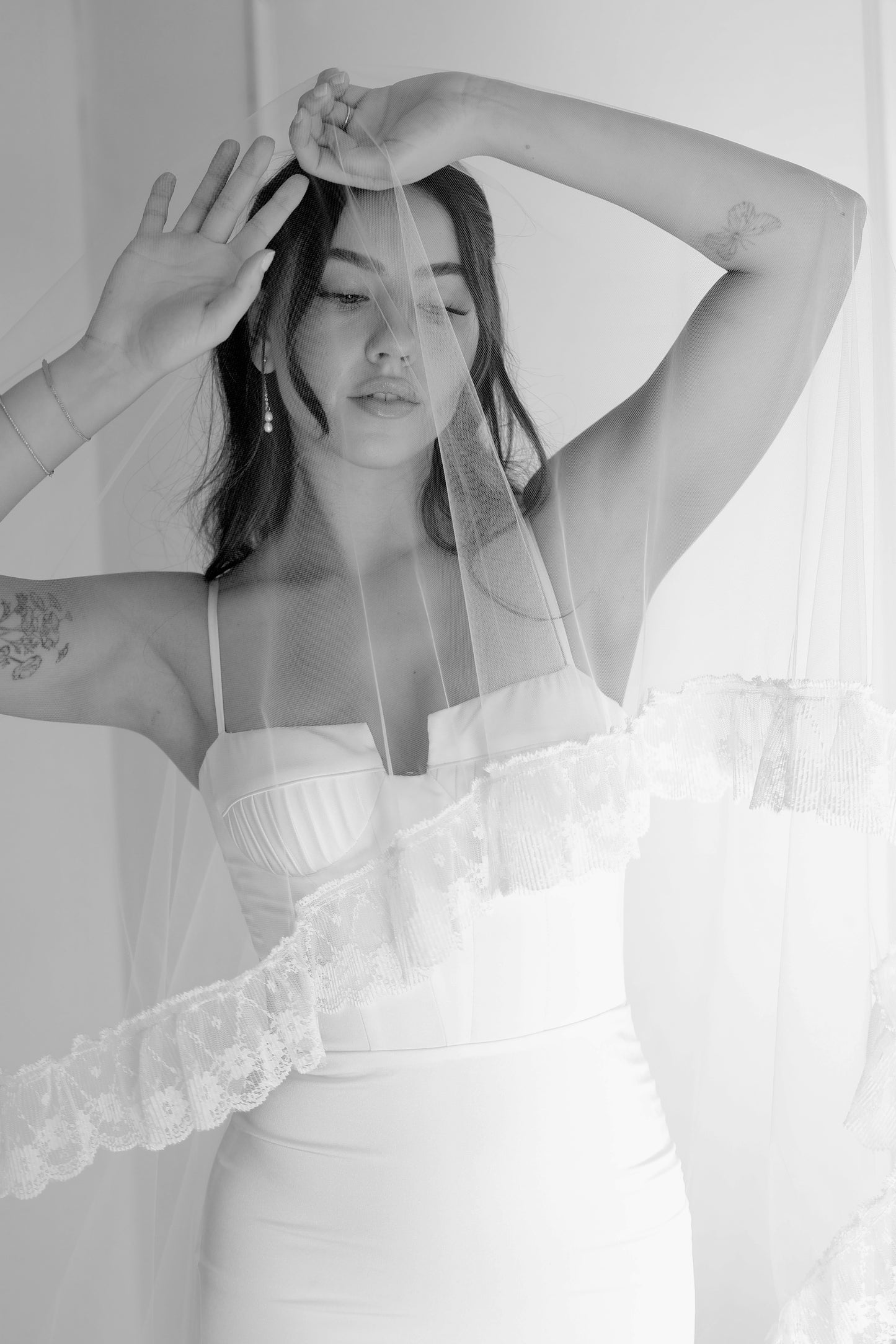 Ruffle Lace Drop Veil