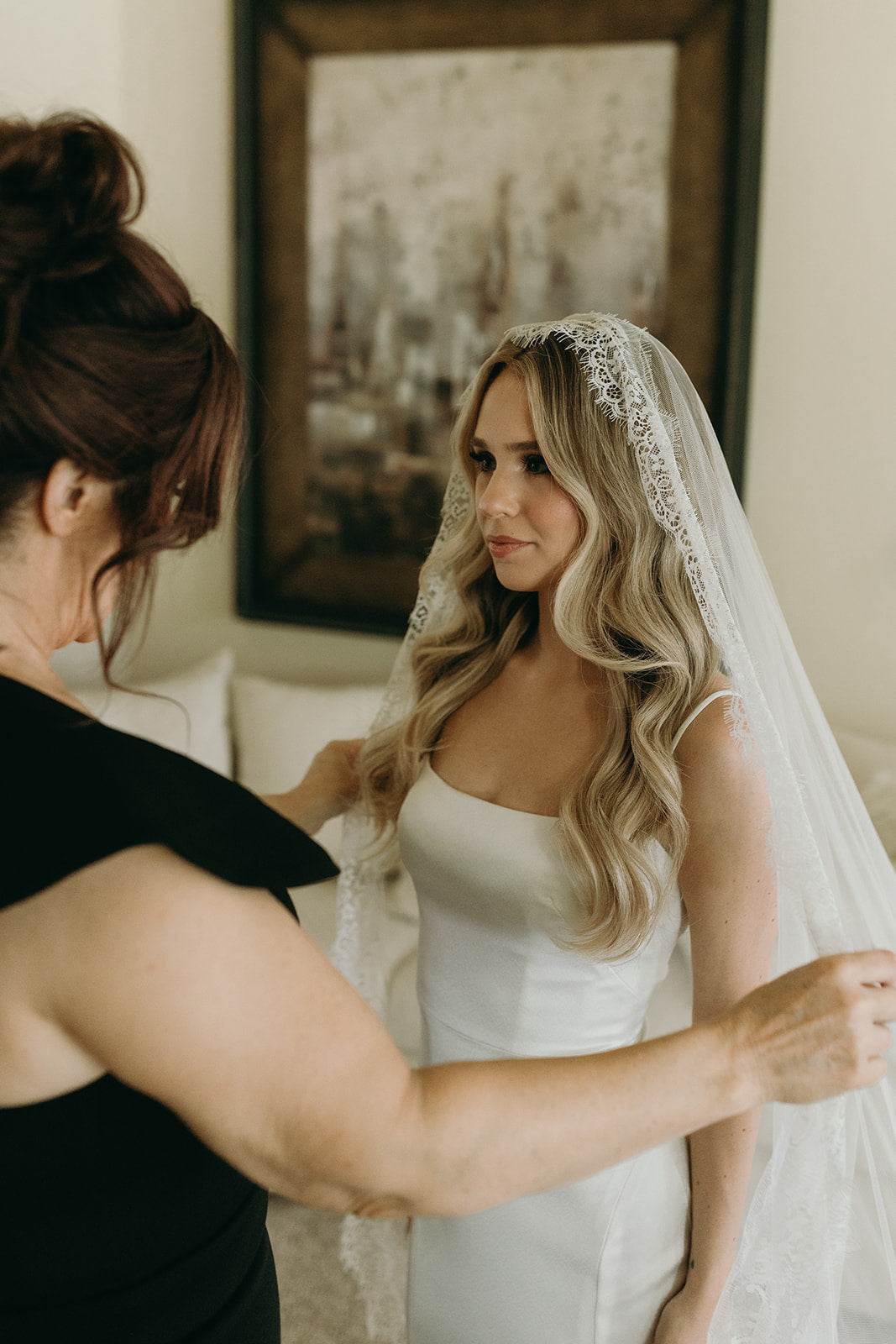 Scalloped Lace Mantilla Veil