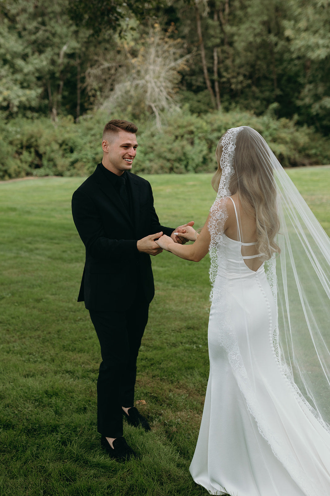 Scalloped Lace Mantilla Veil