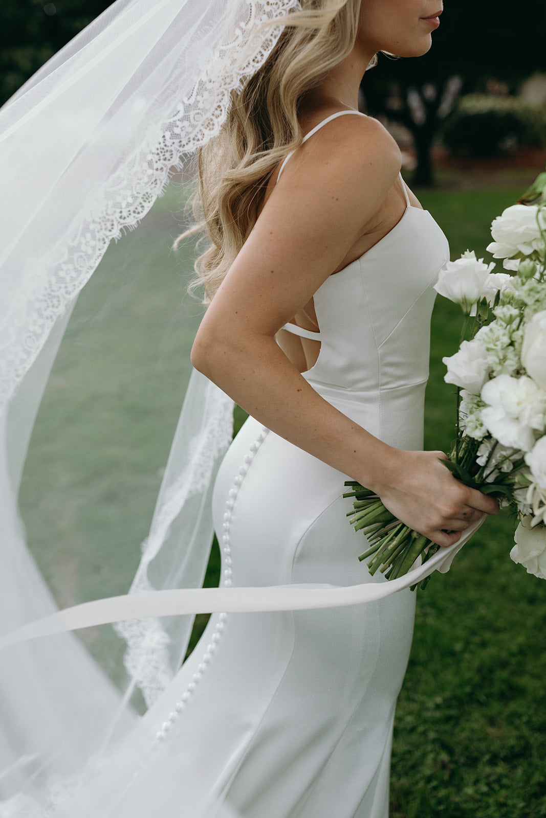 Scalloped Lace Mantilla Veil