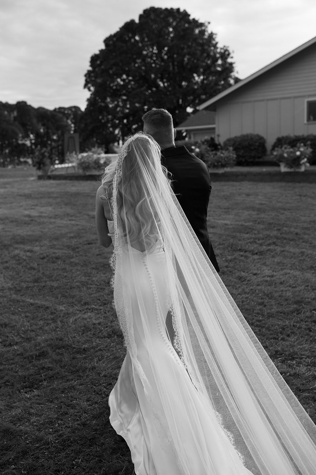 Scalloped Lace Mantilla Veil