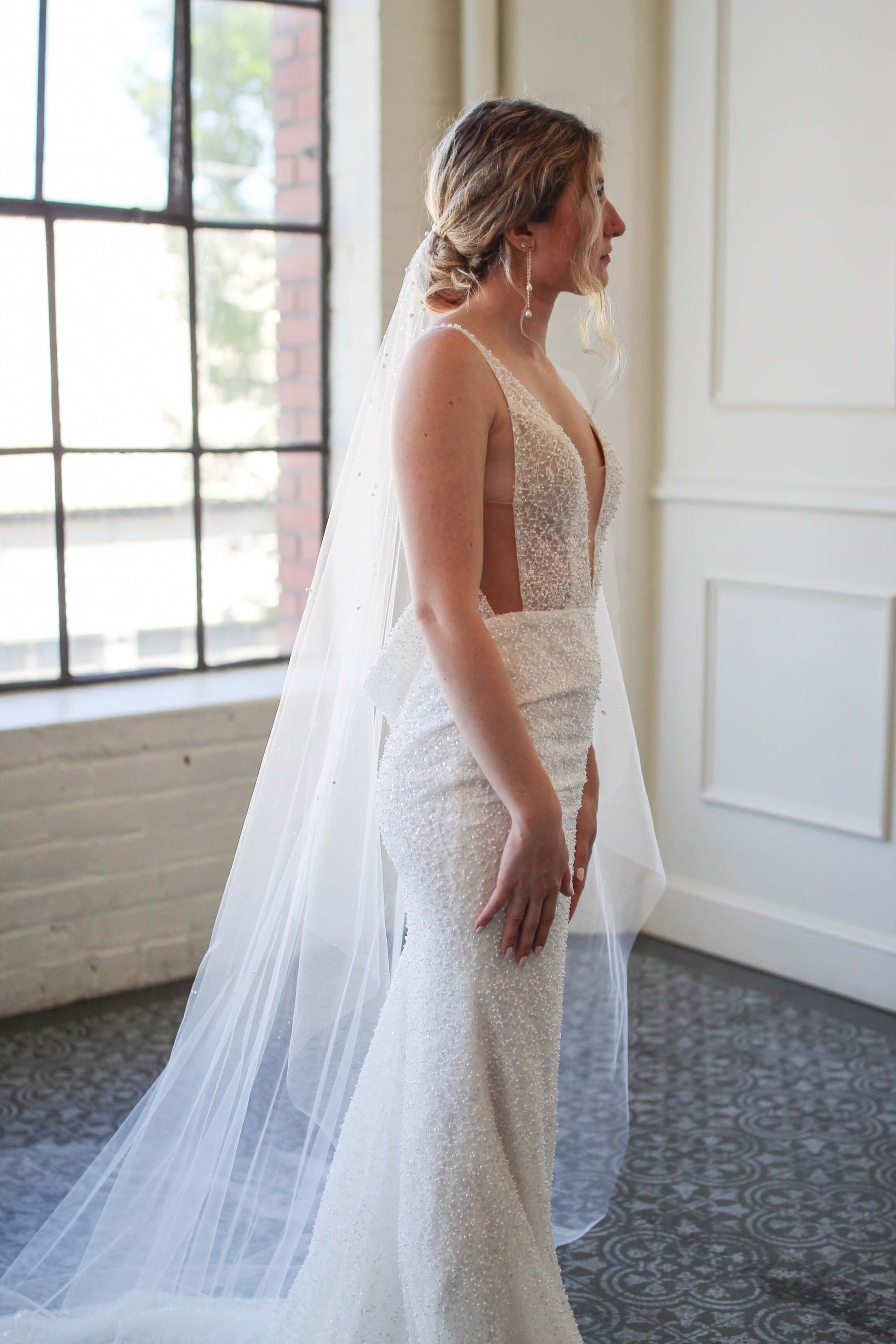Delicate Dew Drop & Pearl Wedding Veil Elbow - 30 inches Delicate Dew Drop & Pearl Wedding Veil Elbow - 30 inches